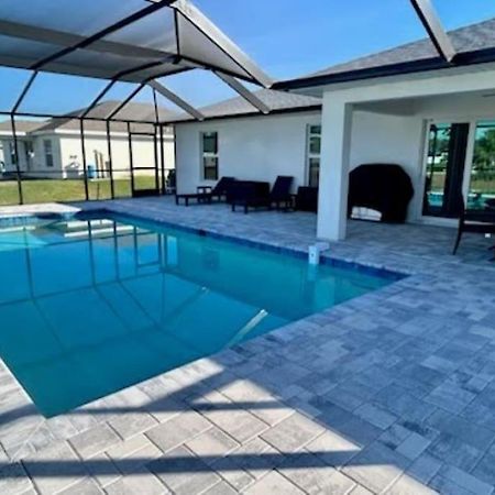 Willa New With Heated Saltwater Pool! Ideal For 2 Families! Cape Coral Zewnętrze zdjęcie