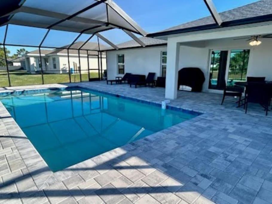 Willa New With Heated Saltwater Pool! Ideal For 2 Families! Cape Coral Zewnętrze zdjęcie