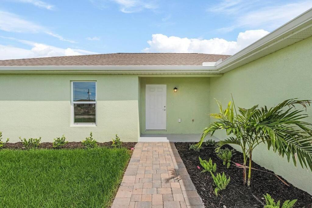 Willa New With Heated Saltwater Pool! Ideal For 2 Families! Cape Coral Zewnętrze zdjęcie